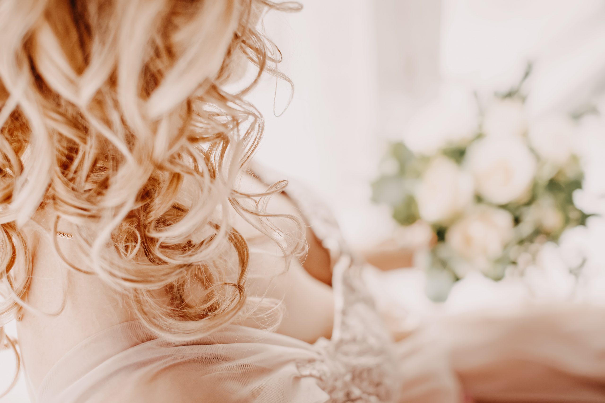 trau-dich-hochzeitsfrisur-locken