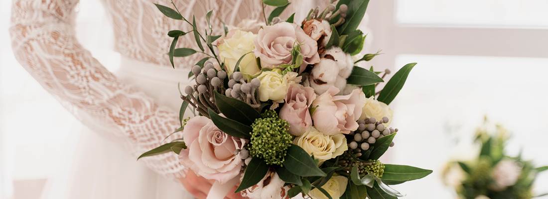 brautstrauss-hochzeit-braut